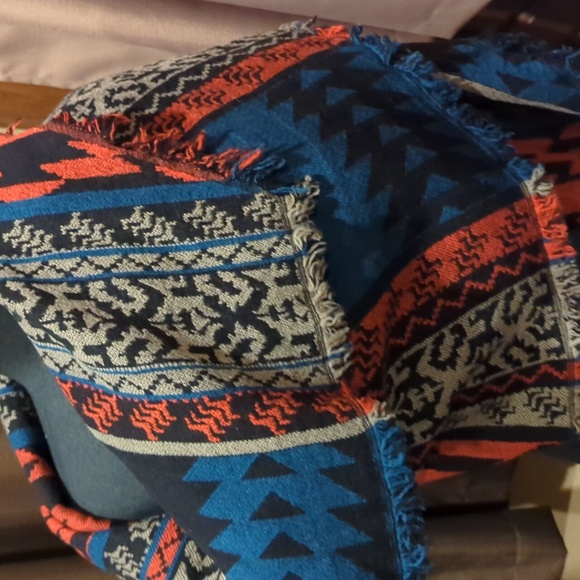 Aztec Shawl Wrap - Picture 3 of 4